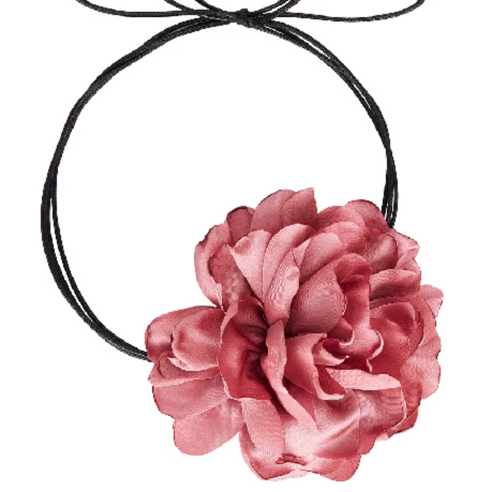 Rosa Flower Necklace petit moments